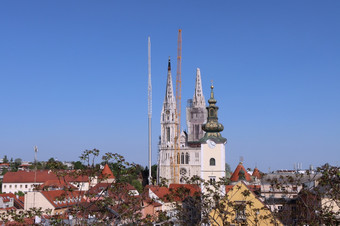 删除部分的左塔萨格勒布大教堂损坏的的地震3月的正确的塔本身倒塌