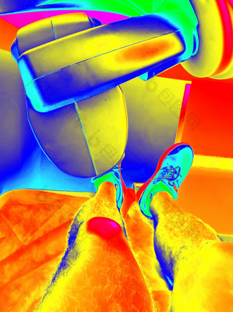 热图像物理治疗使用激光治疗受伤的膝盖