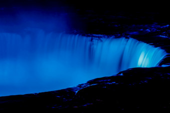<strong>神</strong>奇的尼亚加拉瀑布视图与色彩斑斓的<strong>灯</strong>晚上加拿大瀑布安大略加拿大<strong>神</strong>奇的的观点的尼亚加拉瀑布晚上安大略加拿大