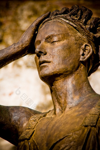 富有表现力的像女人的雕像的罗马剧院从梅里达持有暗示的姿势estatua女<strong>人像</strong>女人的雕像
