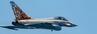 莫曲尔格拉纳达spain-jun飞机欧洲战斗机<strong>台风</strong>采取部分展览的航展上莫曲尔6月莫曲尔格拉纳达西班牙飞机欧洲战斗机<strong>台风</strong>