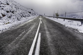 雪山路冬天冷细节路旅行雪山路冬天