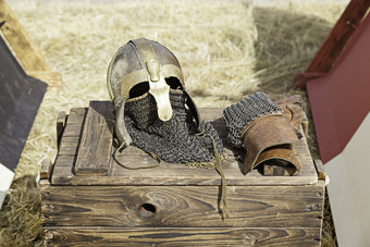 中世纪的护甲头盔细节防守<strong>战争</strong>中世纪的骑士<strong>战争</strong>和破坏保护