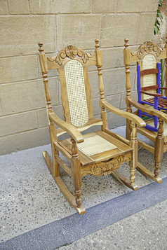 古董木椅子座位使工匠木西班牙语传统