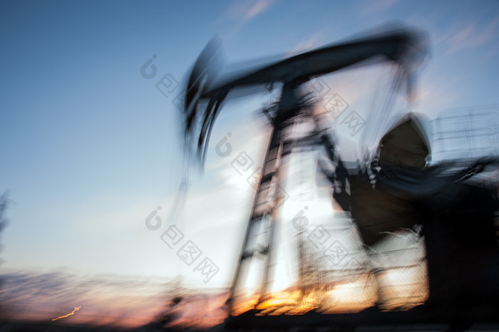 工作石油泵杰克石油场模糊运动概念石油和气体行业石油和气体行业背景