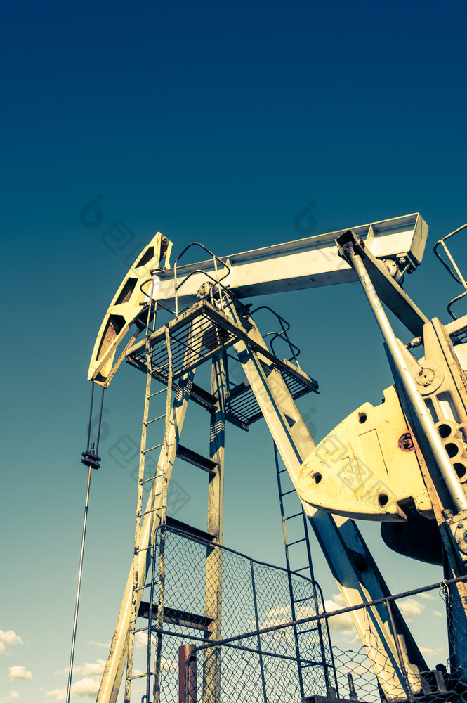 石油泵头工业设备摇摆机器为权力一代提取石油石油概念石油泵头工业设备摇摆机器为权力一代提取石油