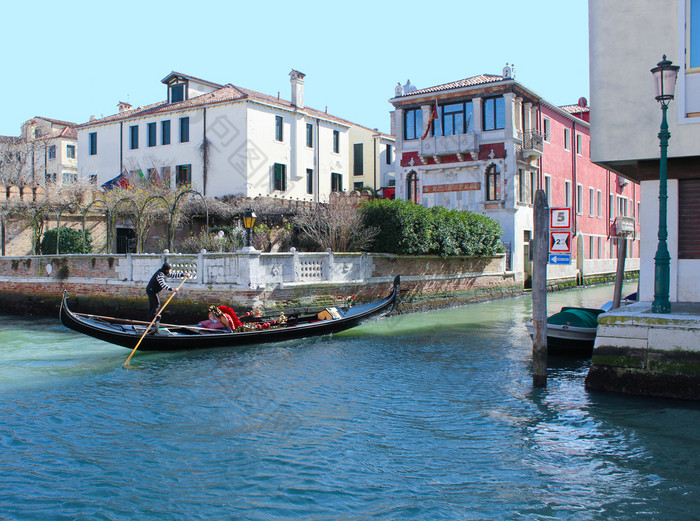 用凤尾船运送大运河贡多拉运动大运河威尼斯意大利