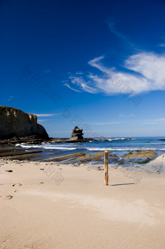 景观图片美丽的海滩与岩石
