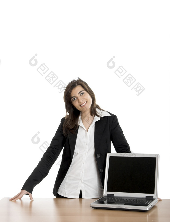 美丽的业务女人显示演讲的移动PC