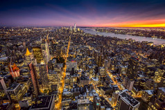 前视图新纽约城市倾斜和转变模糊