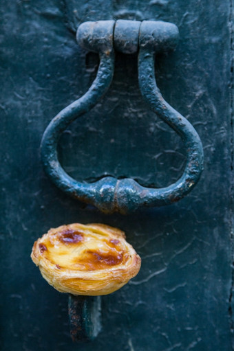 传统的葡萄牙语蛋蛋挞馅饼蛋糕甜点pasteis出生老通过里斯本葡萄牙