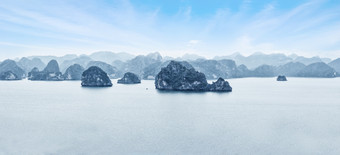 早期早....景观与蓝色的雾而且石灰石岩石长湾南<strong>中国</strong>海越南东南亚洲旅行背景两个<strong>图片</strong>全景