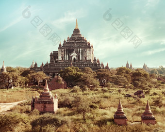 古老的体系结构老佛教寺庙蒲甘王国缅甸缅甸白色Thatbyinnyu寺庙一个的最大的蒲甘旅行风景而且目的地古董风格