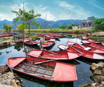 令人惊异的早....视图与越南船河那里Coc安保兵越南旅行景观而且目的地