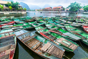 越南船的河早期的早....那里Coc安保兵越南旅行景观而且目的地