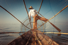 缅甸渔夫竹子船捕捉鱼传统的道路与手工制作的网吸入湖缅甸缅甸旅行目的地