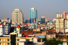 倾斜转变模糊效果未来主义的空中视图全景发展中仰光城市缅甸缅甸