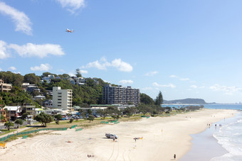 飞机未来成土地的黄金海岸机场在库伦滨海滩黄金海岸昆士兰澳大利亚