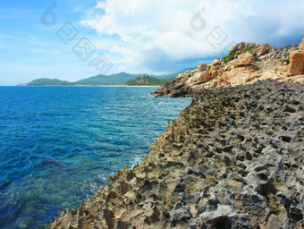 越南海滩越南生态旅游挂千潘朗安保砰沿海农村令人惊异的与大岩石蓝色的水美丽的的地方为越南生态旅游