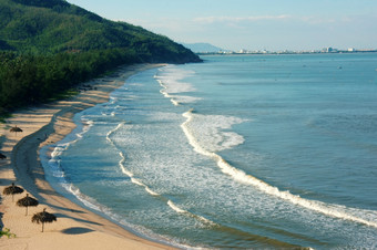 美丽的越南海滩新鲜的空气脚步沙子蓝色的天空越南南有许多海滨与不错的景观美视图为亚洲旅行