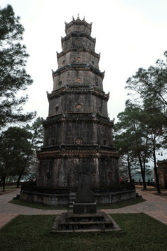 色调越南NAM-2月thien帕多加一天著名的的地方为色调旅游古老的寺庙佛教与老架构师位于的胡河越南