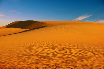 美妙的景观为越南旅行摘要与<strong>形状</strong>气味页<strong>沙子</strong>山下天空夏天美丽的的地方为旅游<strong>沙子</strong>沙漠令人惊异的