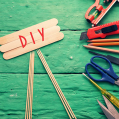 Diy工具背景与集团制作工具就像剪刀锤刀设备为手工制作的产品木背景爱好爸爸修复首页