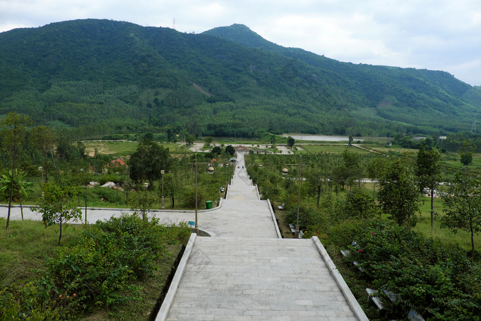 兵营养越南NAM-11月历史的地方手儿子固有的nguyen色调英雄寺庙山前为牺牲天堂和地球雄伟的景观周围纪念碑越南