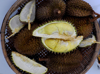 前视图榴莲水果篮子与黄色的纸浆种类受欢迎的热带水果从农业产品越南臭和美味的
