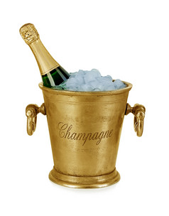 香槟瓶桶与冰孤立的的白色背景
