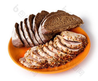 橙色菜与切片肉和面包孤立的白色背景橙色菜与切片肉和面包