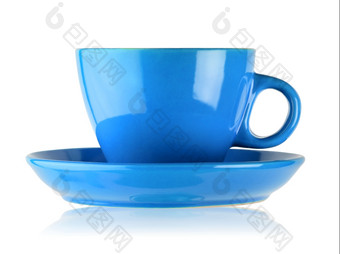 蓝色的杯和飞碟孤立的白色背景蓝色的杯和飞碟
