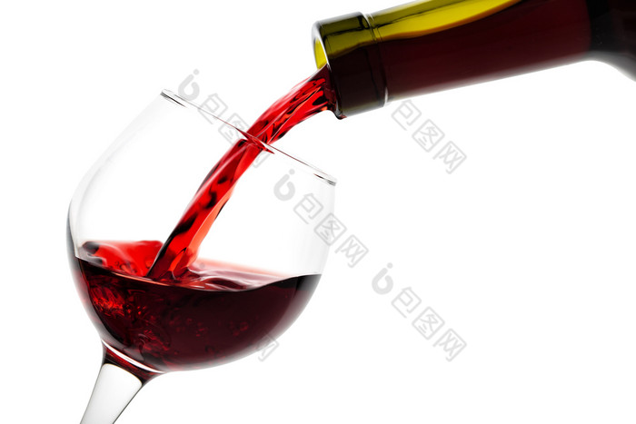 细节的玻璃填满与红色的酒孤立的白色背景细节的玻璃填满与红色的酒
