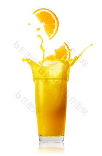 玻璃<strong>橙色</strong>汁与飞溅和<strong>橙色</strong>片孤立的白色背景玻璃<strong>橙色</strong>汁与飞溅和<strong>橙色</strong>片