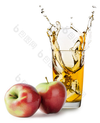 飞溅玻璃苹果汁和苹果孤立的白色背景飞溅玻璃苹果汁和苹果