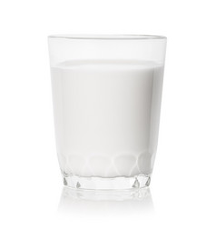 低玻璃牛奶孤立的白色背景低玻璃牛奶