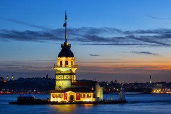 少女rsquo塔的水域的横跨博斯普鲁斯海峡晚上景观伊斯坦布尔火鸡少女rsquo塔的水域横跨博斯普鲁斯海峡
