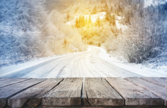 木木板与冬<strong>天山</strong>路的背景木木板与冬<strong>天山</strong>路背景