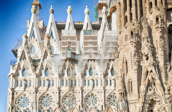 圣家堂家庭巴塞罗那西班牙巴塞罗那西班牙-圣家堂家庭五月圣家堂家庭的令人印象深刻的大教堂设计架构师高迪<strong>哪</strong>一个被构建自3月和不完成了