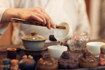 青年女人泡茶青年女人氛围场景