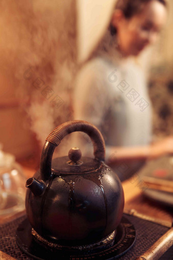 青年女人泡茶中国元素清晰摄影
