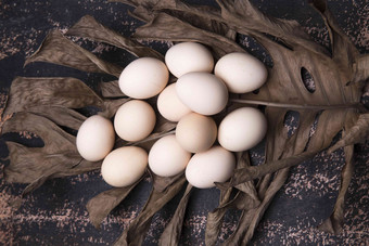 土鸡蛋垂直构图写实素材