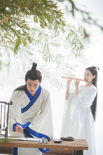 青年夫妇历史装扮亚洲亚洲人氛围相片