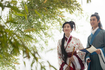 青年夫妇汉服传统文化水平构图氛围摄影