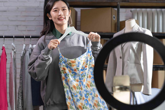 电商带货女人时尚中国高质量镜头
