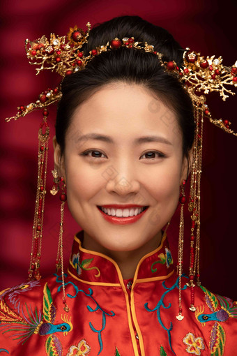 漂亮的中式新娘妆面特写幸福写实拍摄