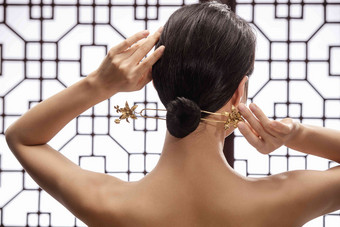 梳着中式发髻的东方女人中国文化清晰摄影