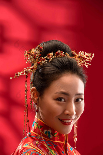 漂亮的中式新娘特写人镜头