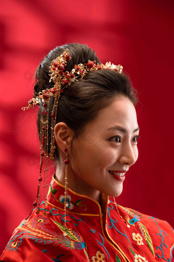 漂亮的中式新娘特写传统服装清晰拍摄