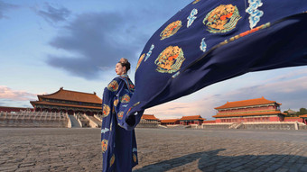 故宫古装美女中国半空中水平构图清晰场景